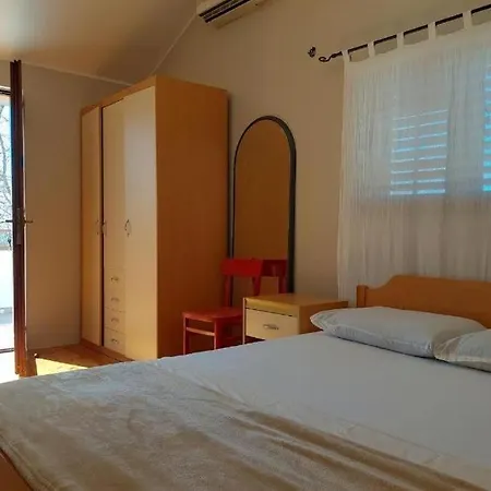 House With A Parking Space Peroj, - 24246 * פאז'אנה