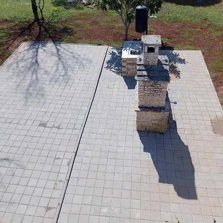 House With A Parking Space Peroj, - 24246 פאז'אנה