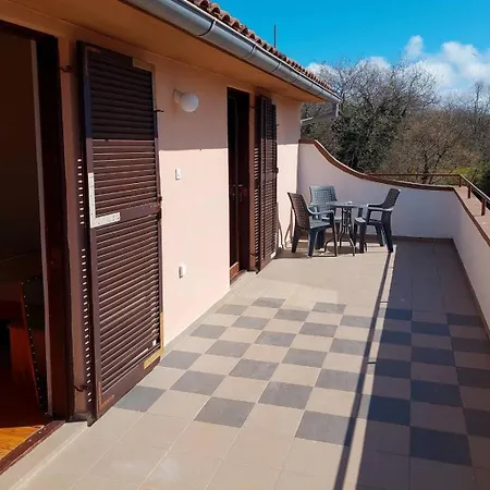 בית נופש House With A Parking Space Peroj, - 24246 *